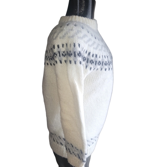 Handmade White and Black Fair Isle Knit Sweater - Picture 5 of 7